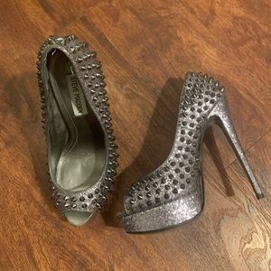 Steve Madden Glitter Stud Shoes